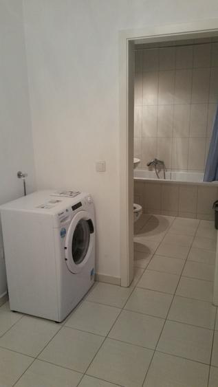 Garsonieră decomandată în Sud