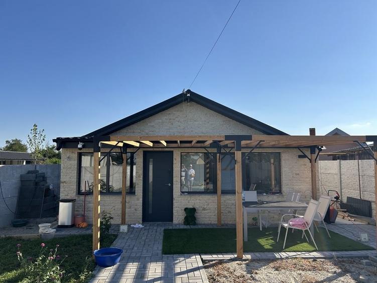 Casă cu 3 camere în Coșoveni