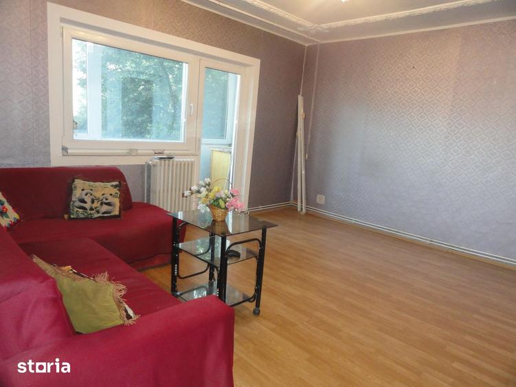 Apartament cu 4 camere decomandat în Micălaca