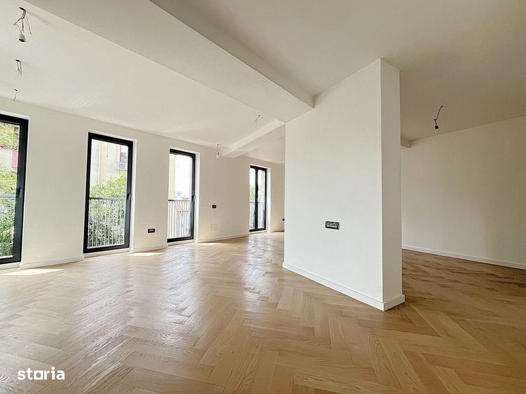 Apartament cu 4 camere semidecomandat în Floreasca