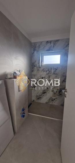 Apartament cu 3 camere decomandat în Florești