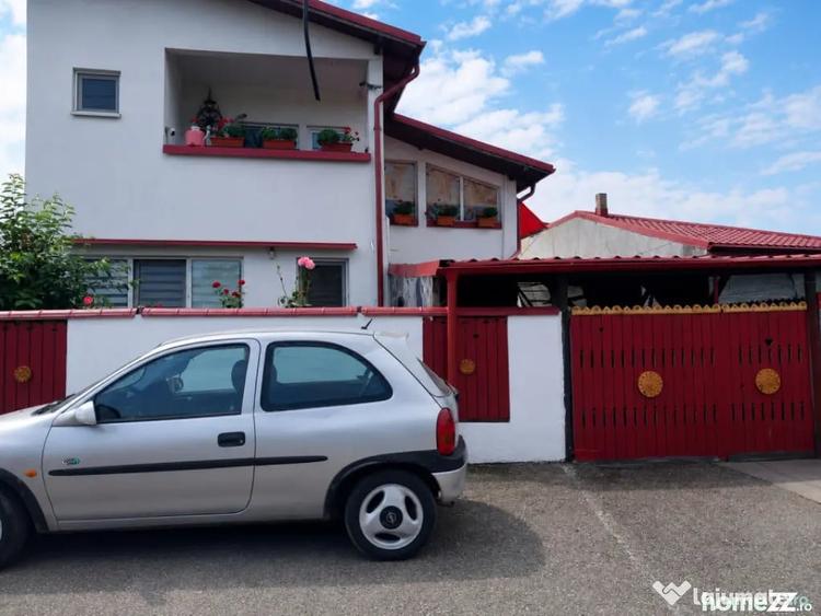 Casă cu 3 camere cu Teren 120 Mp în Cantacuzino