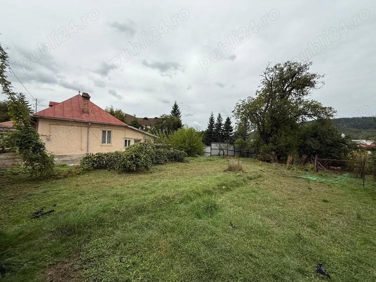 Casă cu 3 camere cu Teren 500 Mp în Central