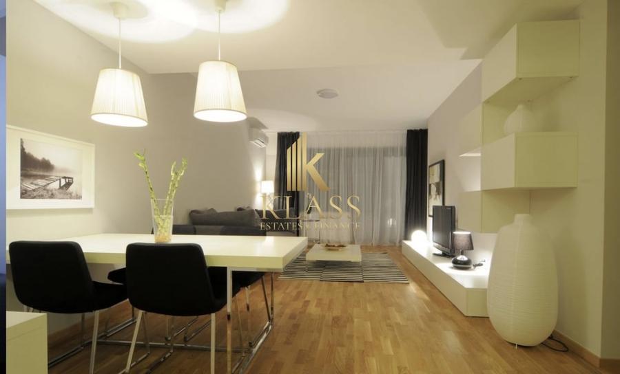 Apartament cu 4 camere, mobilat în Băneasa