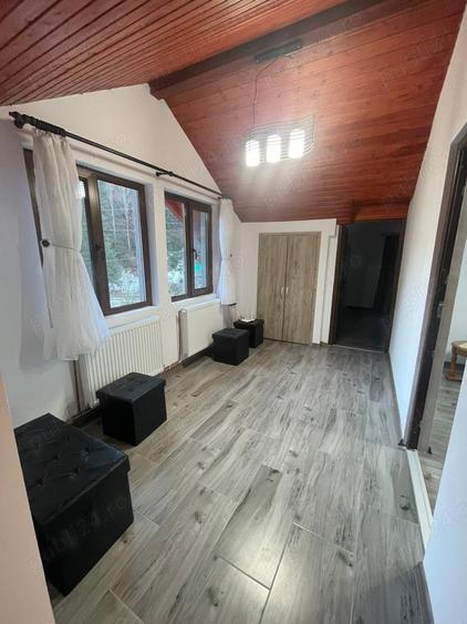 Casă cu 6 camere în Vadu Moților