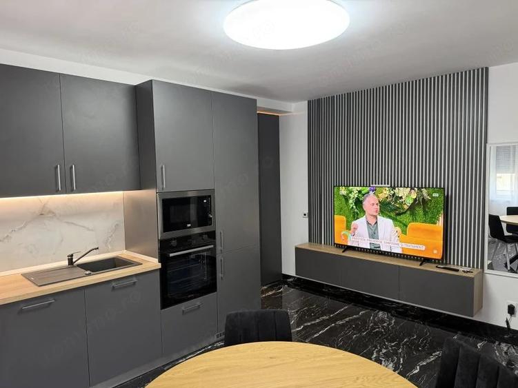 Apartament cu 3 camere semidecomandat în Mihai Viteazul