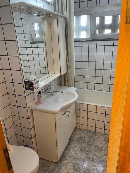 Apartament cu 3 camere semidecomandat în Circumvalațiunii
