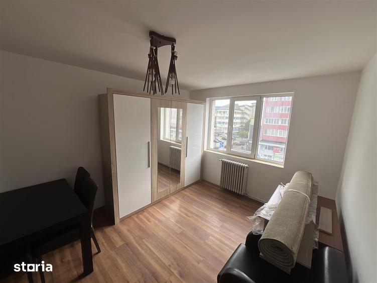 Apartament cu 3 camere decomandat în Decebal