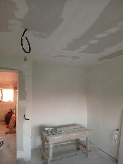 Casă cu 4 camere cu Teren 538 Mp în Priseaca
