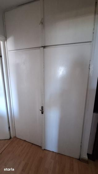 Apartament cu 3 camere decomandat în Sud