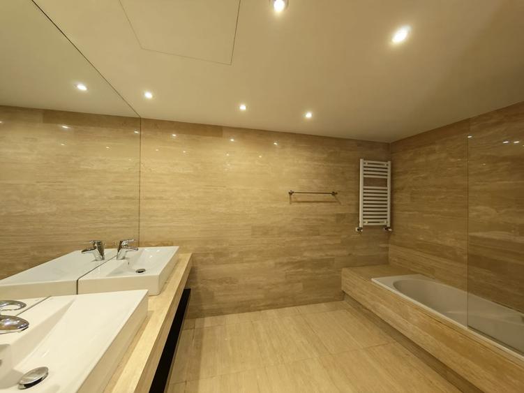 Apartament cu 4 camere decomandat, mobilat în Arcul de Triumf