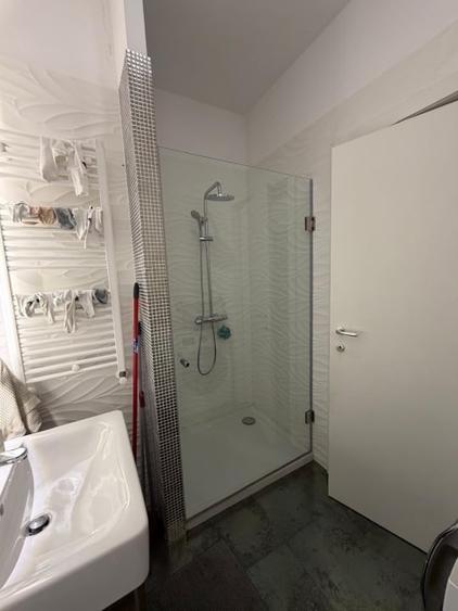 Apartament cu 4 camere decomandat, mobilat în Central