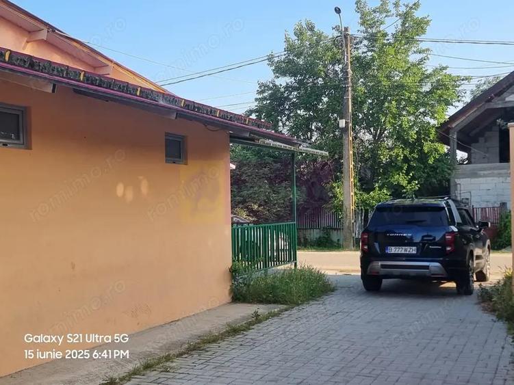 Casă cu 10 camere cu Canalizare în Teișori