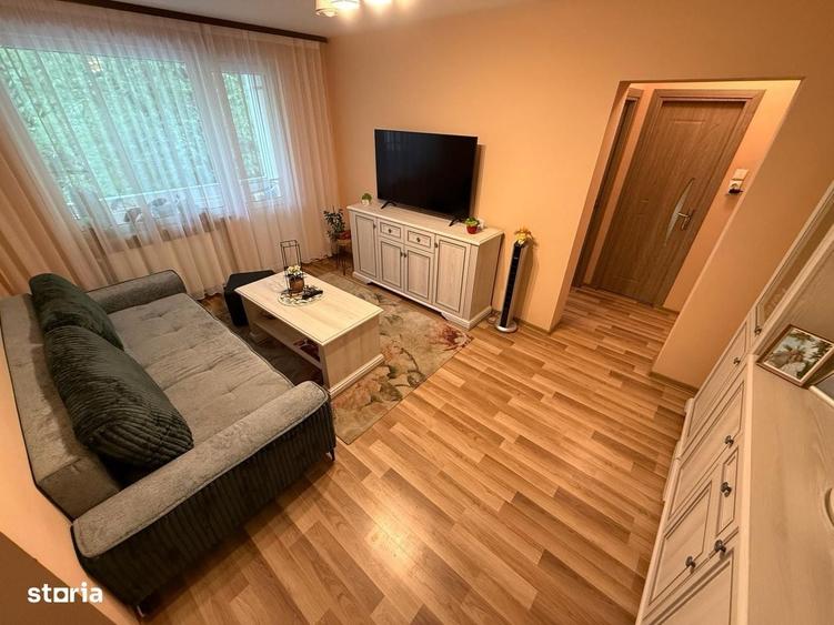 Apartament cu 3 camere semidecomandat în Central