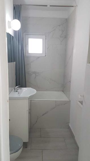 Garsonieră decomandată în Traian