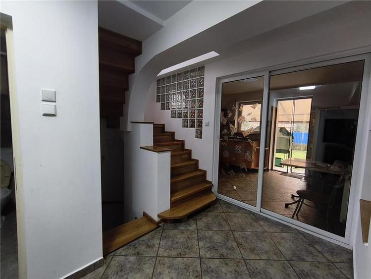Casă individuală cu 4 camere cu Teren 400 Mp în Semicentral