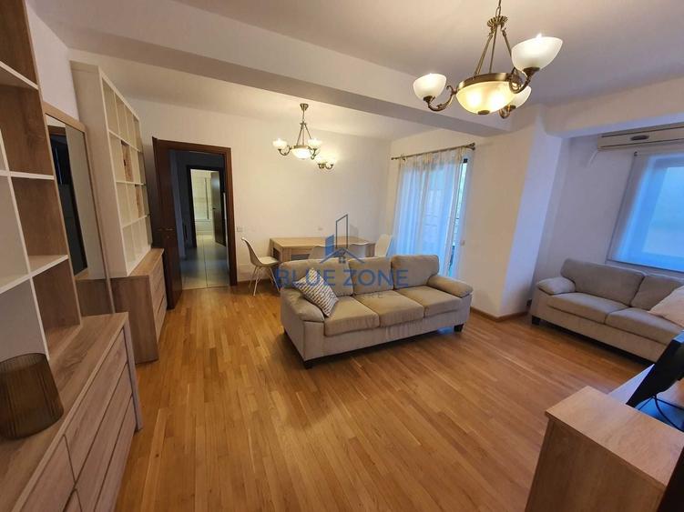 Apartament cu 3 camere semidecomandat, mobilat în Central