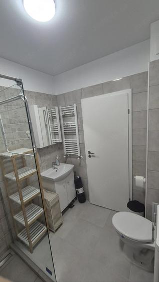 Garsonieră decomandată în Vest