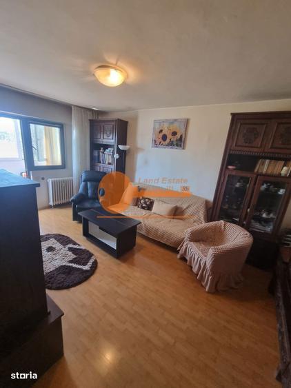 Apartament cu 3 camere decomandat în Crângași