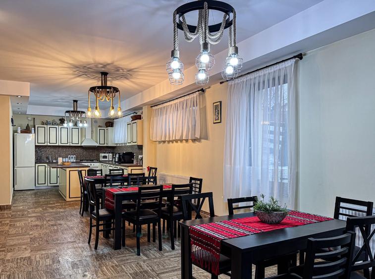 Casă cu 4 camere în Central