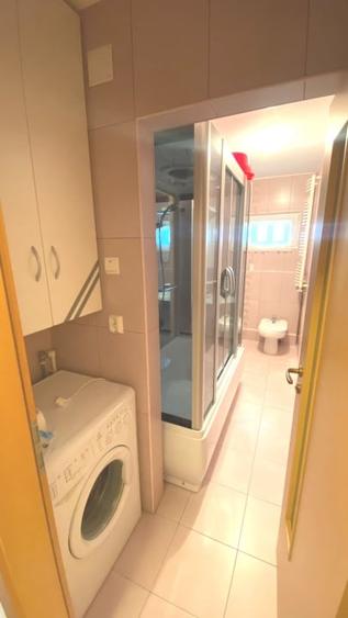 Apartament cu 3 camere decomandat, mobilat în Centrul Civic