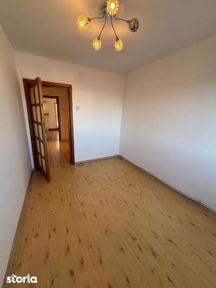 Apartament cu 3 camere decomandat în Mioriței