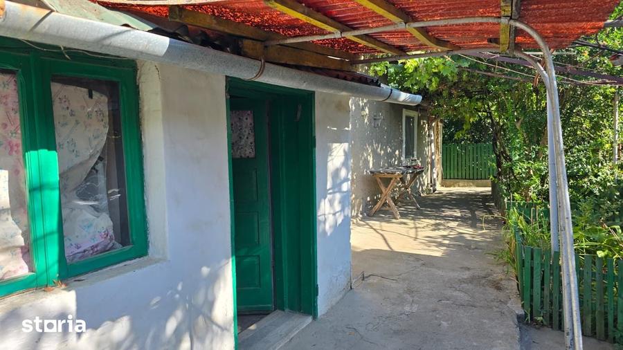 Casă cu 5 camere cu Teren 2200 Mp în Tuzla