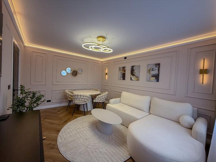 Apartament cu 2 camere decomandat, mobilat în Ultracentral