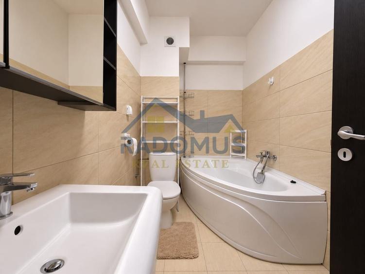 Apartament cu 3 camere decomandat, mobilat în 9 Mai