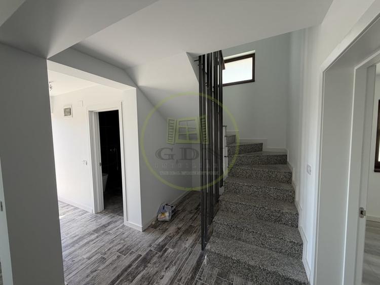 Casă individuală cu 5 camere cu Teren 246 Mp în Preajba