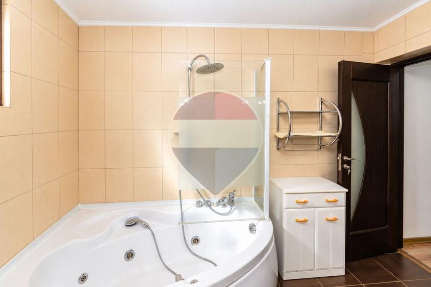 Apartament cu 2 camere decomandat, mobilat în Est