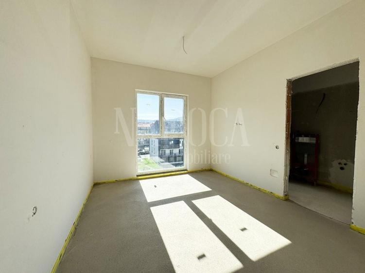 Penthouse cu 3 camere semidecomandat în Florești