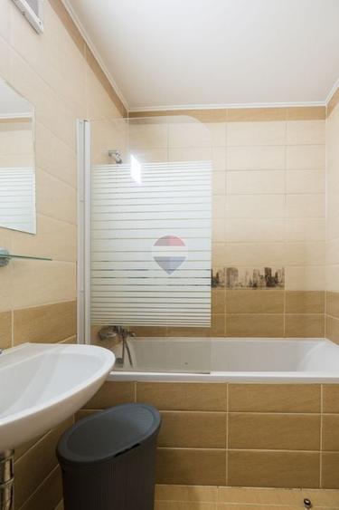 Apartament cu 2 camere decomandat, mobilat în Tractorul