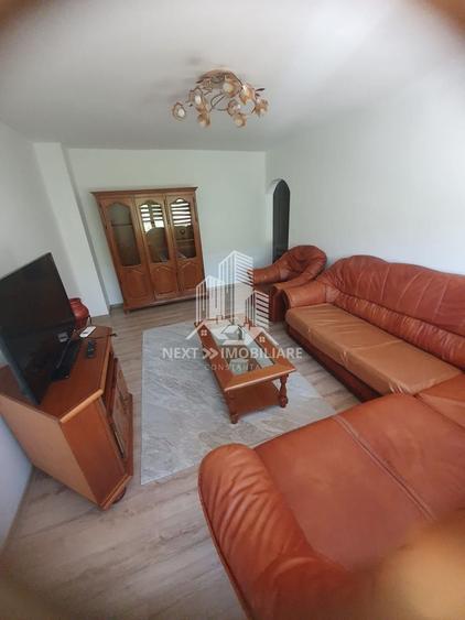 Apartament cu 3 camere decomandat, mobilat în Faleza Nord