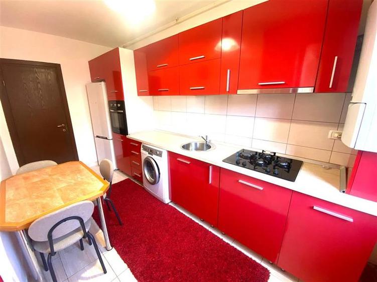 Apartament cu 2 camere decomandat în Soarelui