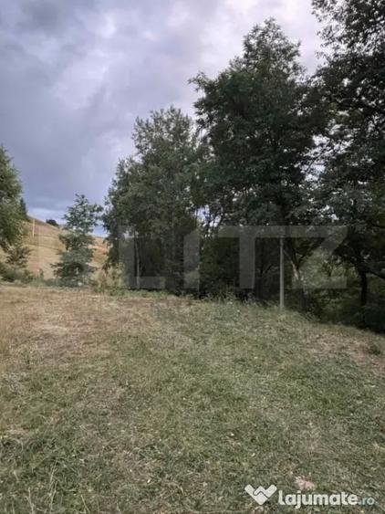 Teren de 1585 mp, în Central
