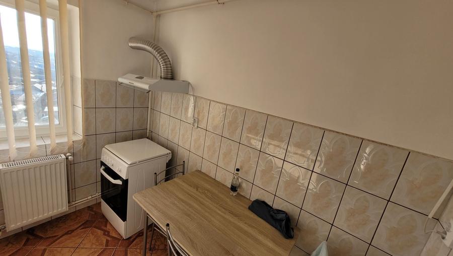 Apartanent de vanzare doua camere decomandat RM Sarat - 7