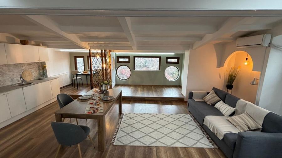 Apartament cu 4 camere decomandat, mobilat în Pipera