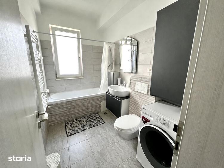 Apartament cu 3 camere semidecomandat în Est