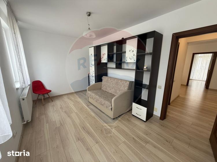 Apartament cu 3 camere decomandat, mobilat în Florești