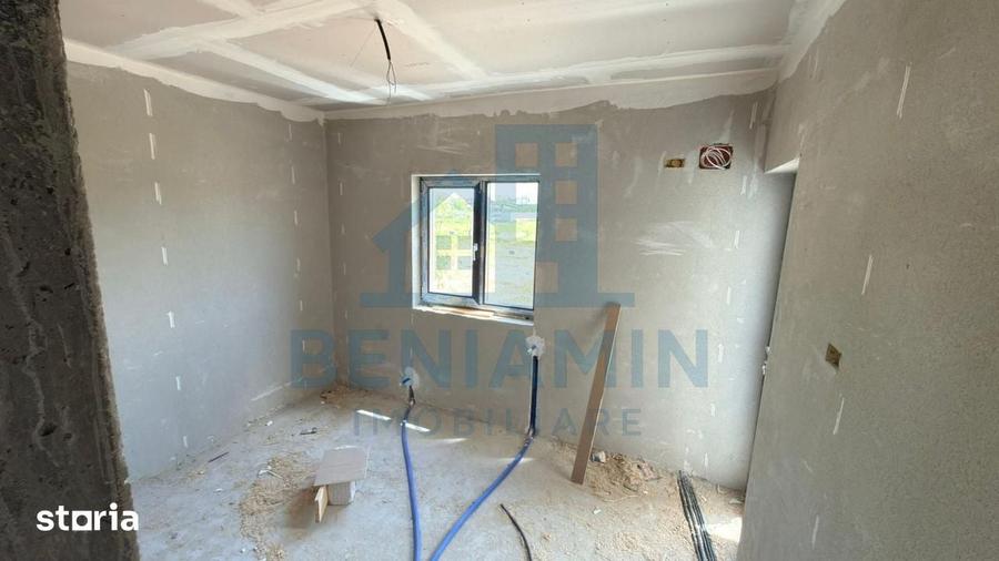 Casă cu 4 camere cu Teren 200 Mp în Malu Mare
