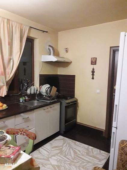 Casă cu 5 camere cu Teren 500 Mp în Domnești