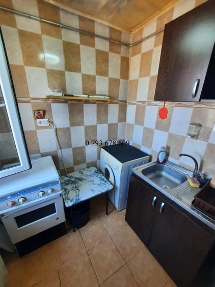 Garsonieră decomandată în Central