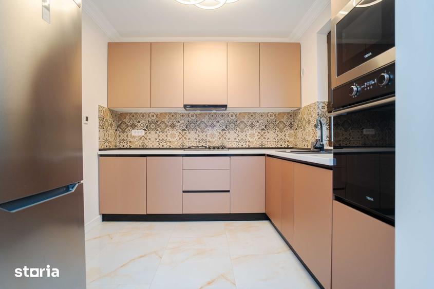 Casă cu 5 camere cu Teren 350 Mp în Podu Roș