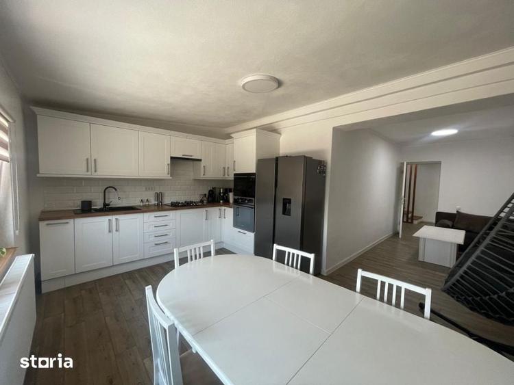 Casă cu 5 camere cu Teren 562 Mp în Răucești