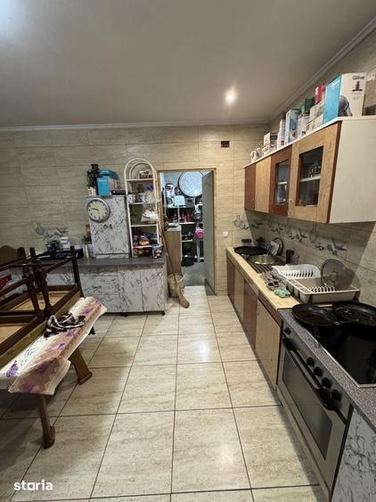 Casă cu 4 camere cu Teren 3000 Mp în Doba