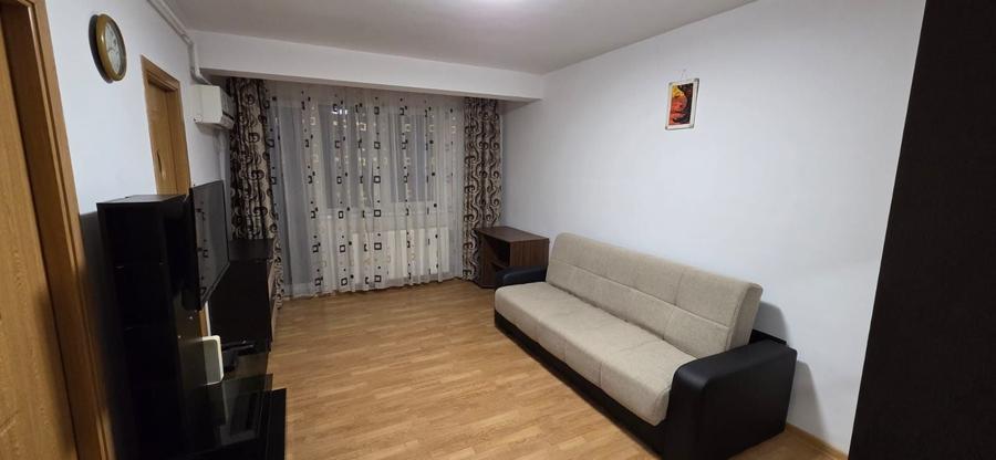 Garsonieră în Roșu