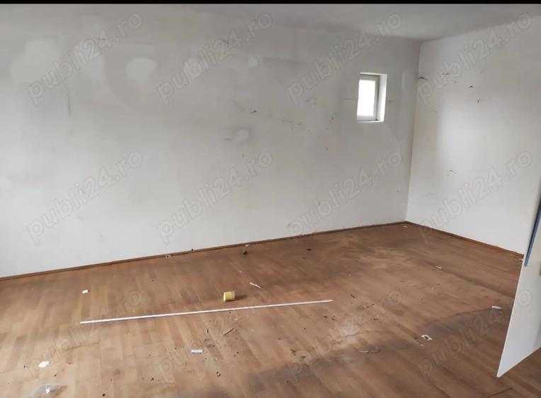 Casă cu 4 camere în Vlaha