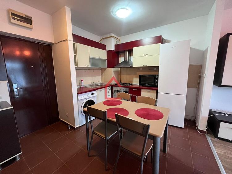 Apartament cu 2 camere semidecomandat, mobilat în Tătărași