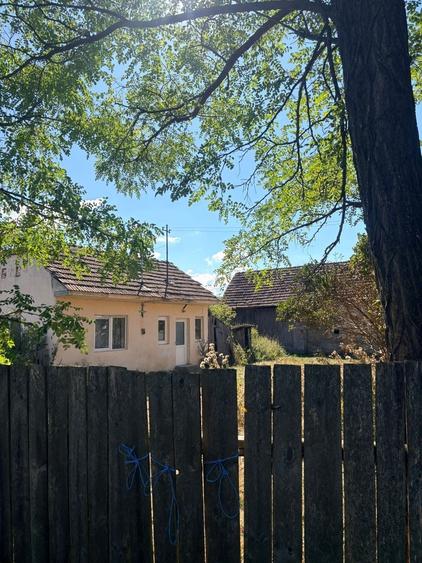 Casă cu 4 camere în Mărcuș